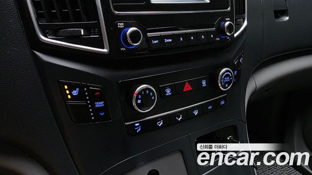 Hyundai Grand Starex Wagon 12-Seater Smart 2020 — фото 35