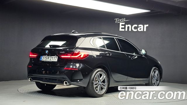 BMW 1 Series (F40) 120i Sports 2023 — фото 2