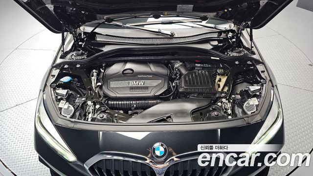 BMW 1 Series (F40) 120i Sports 2023 — фото 6