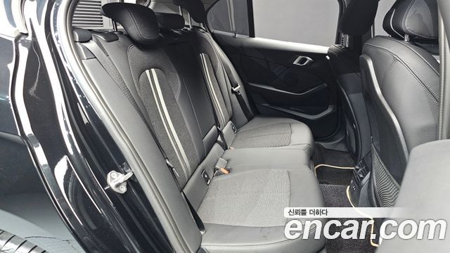 BMW 1 Series (F40) 120i Sports 2023 — фото 12