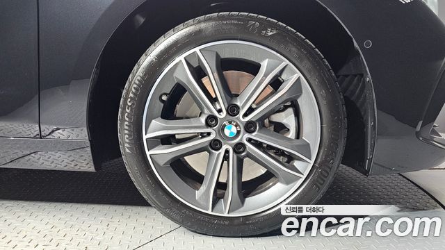 BMW 1 Series (F40) 120i Sports 2023 — фото 21