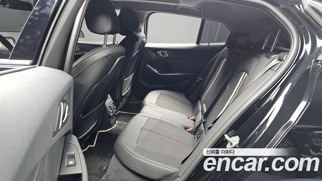 BMW 1 Series (F40) 120i Sports 2023 — фото 26