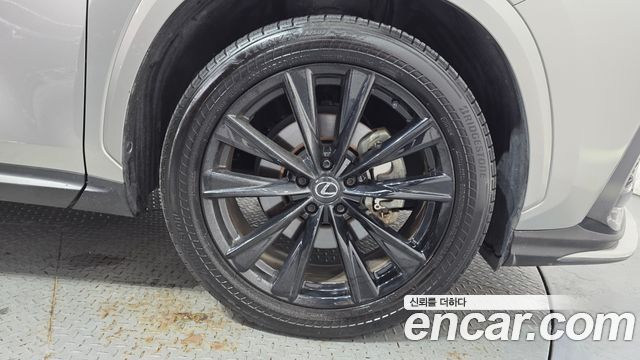 Lexus NX450h+ (II) F-Sport 2025 — фото 21