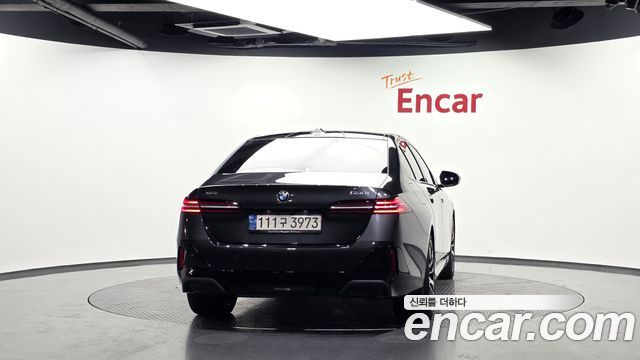 BMW 5 Series (G60) 530i xDrive M Sport 2024 — фото 4