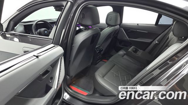 BMW 5 Series (G60) 530i xDrive M Sport 2024 — фото 11