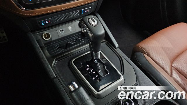 KG Mobility (SsangYong) Rexton Sports Khan Diesel 2.2 4WD Professional S (5-Link) 2019 — фото 9