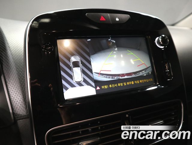 Renault Korea Clio Iconic 2019 — фото 16