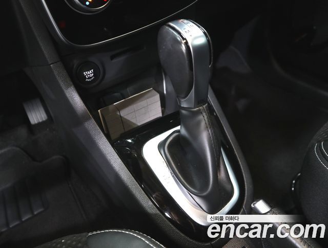 Renault Korea Clio Iconic 2019 — фото 18