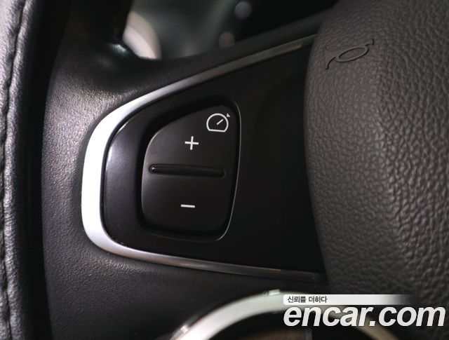 Renault Korea Clio Iconic 2019 — фото 21