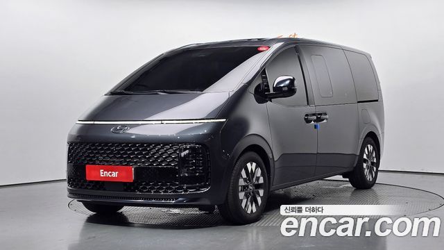 Hyundai Staria L3.5 Lounge 7-Seater Inspiration 2024 — фото 1