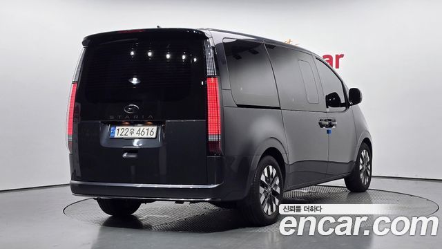 Hyundai Staria L3.5 Lounge 7-Seater Inspiration 2024 — фото 2