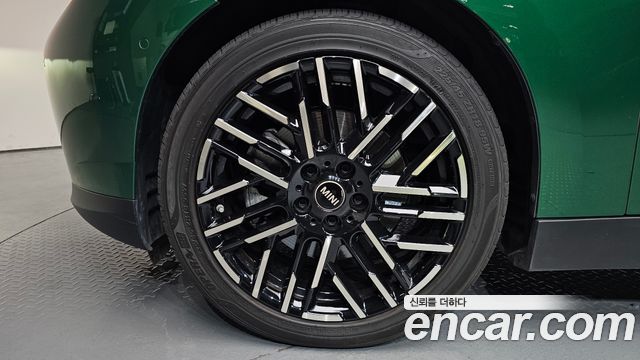 MINI Cooper Electric (IV) SE Favoured 2024 — фото 5