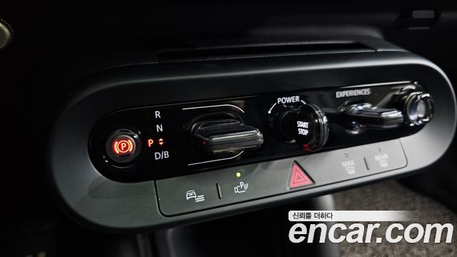 MINI Cooper Electric (IV) SE Favoured 2024 — фото 9