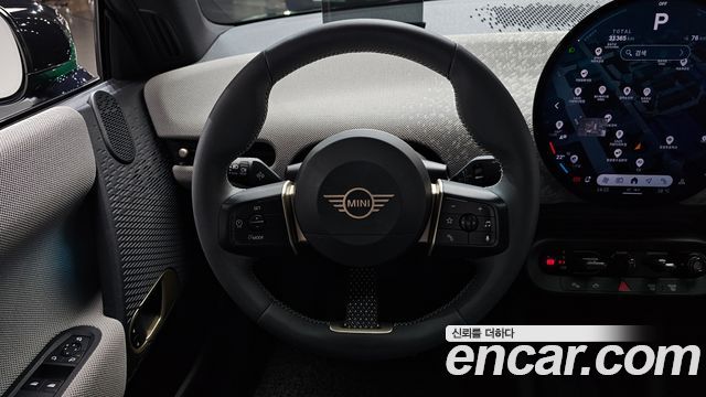 MINI Cooper Electric (IV) SE Favoured 2024 — фото 13