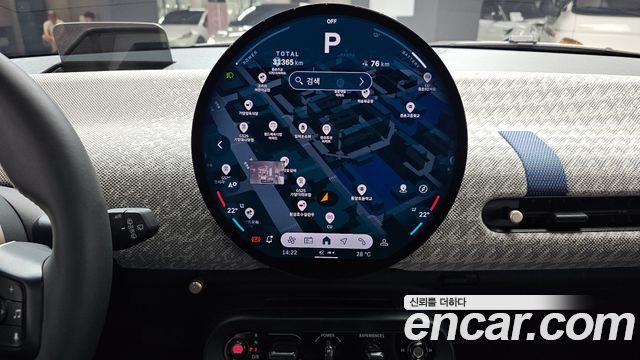 MINI Cooper Electric (IV) SE Favoured 2024 — фото 14