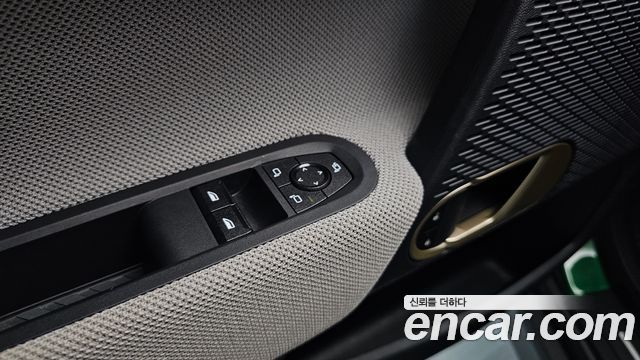 MINI Cooper Electric (IV) SE Favoured 2024 — фото 29