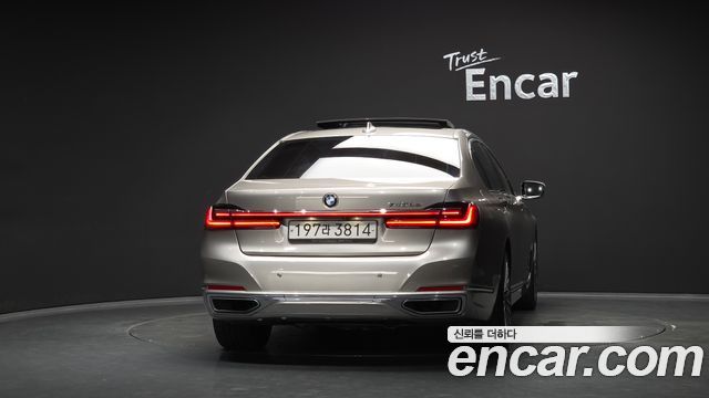 BMW 7 Series (G11) 745Le iPerformance Design Pure Excellence 2021 — фото 4