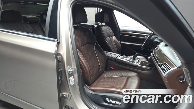 BMW 7 Series (G11) 745Le iPerformance Design Pure Excellence 2021 — фото 11