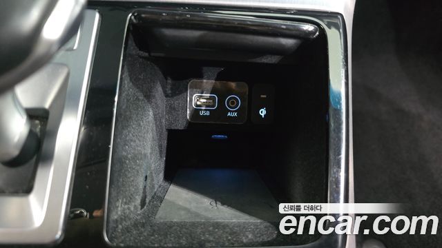 Genesis EQ900 3.3 T-GDI AWD Premiun Luxury 2016 — фото 17