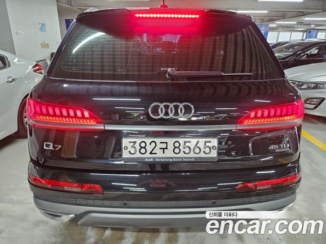 Audi Q7 (4M) 45 TDI Quattro Premium 2022 — фото 4