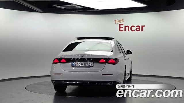 Mercedes-Benz E-Class (W214) E200 Avantgarde 2024 — фото 4