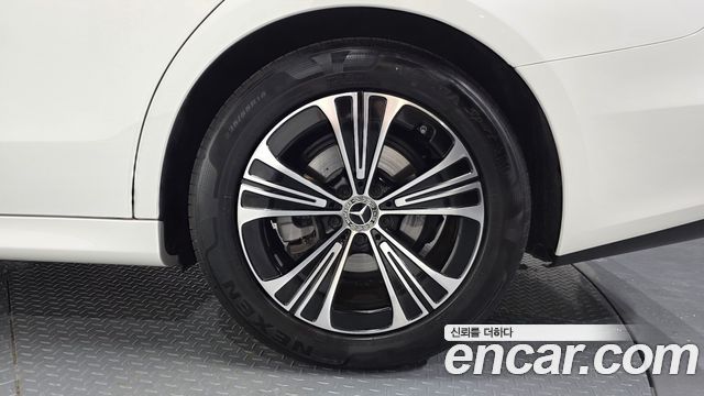 Mercedes-Benz E-Class (W214) E200 Avantgarde 2024 — фото 21