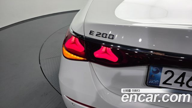 Mercedes-Benz E-Class (W214) E200 Avantgarde 2024 — фото 23