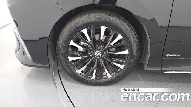 Toyota Alphard (IV) 2.5 HEV Executive AWD 2024 — фото 5