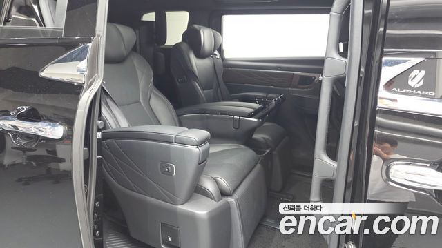 Toyota Alphard (IV) 2.5 HEV Executive AWD 2024 — фото 11