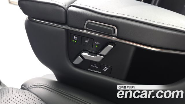 Toyota Alphard (IV) 2.5 HEV Executive AWD 2024 — фото 18