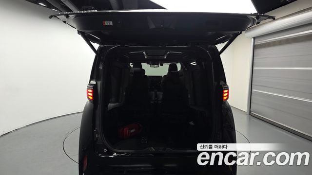 Toyota Alphard (IV) 2.5 HEV Executive AWD 2024 — фото 20