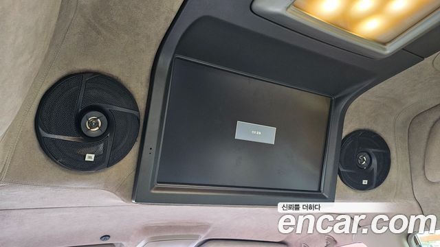 KG Mobility (SsangYong) Korando Turismo 4WD Chateau 11-seater 2015 — фото 20