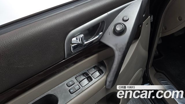 KG Mobility (SsangYong) Korando Turismo 4WD Chateau 11-seater 2015 — фото 21