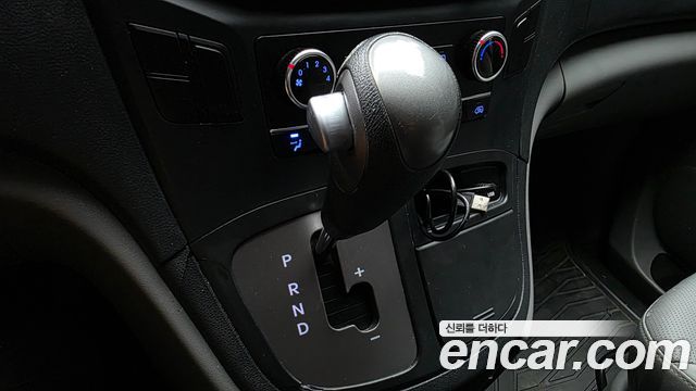 Hyundai Grand Starex Van 5-Seater Style 2021 — фото 9