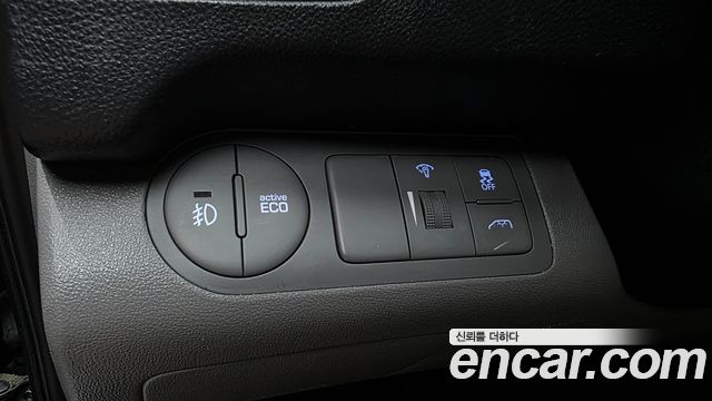 Hyundai Grand Starex Van 5-Seater Style 2021 — фото 17