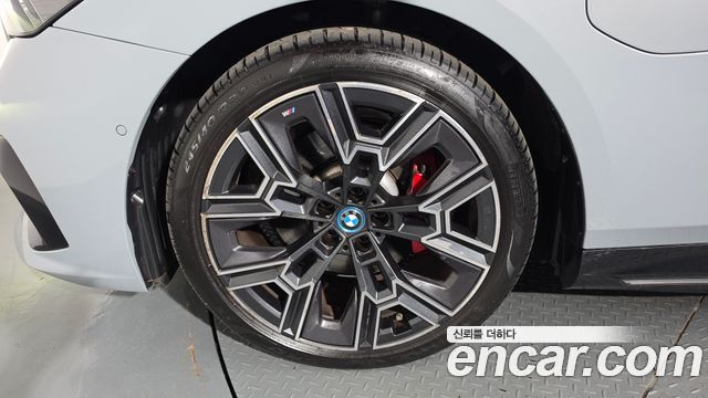 BMW 5 Series (G60) 530e M Sport Pro 2024 — фото 5