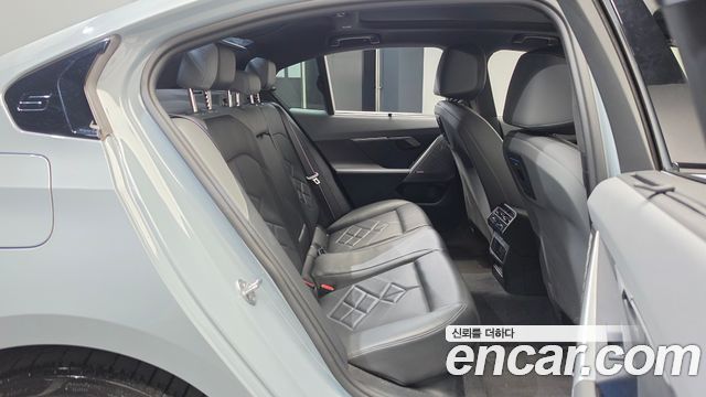 BMW 5 Series (G60) 530e M Sport Pro 2024 — фото 15