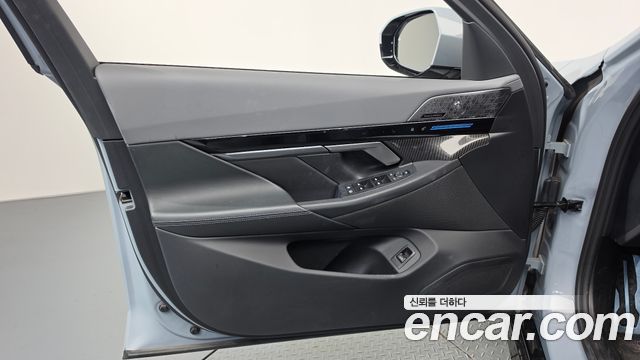BMW 5 Series (G60) 530e M Sport Pro 2024 — фото 30