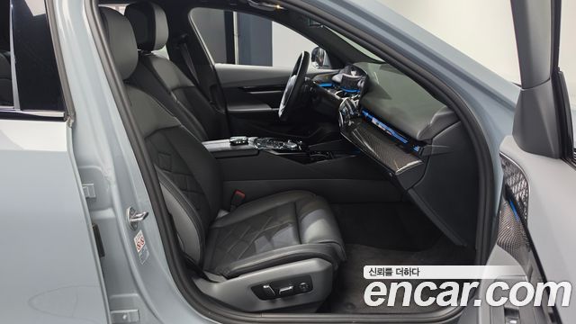 BMW 5 Series (G60) 530e M Sport Pro 2024 — фото 32