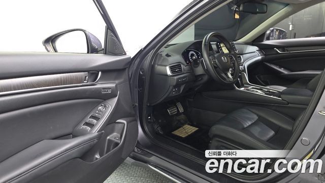 Honda Accord (X) 2.0 Turbo Sport 2018 — фото 10