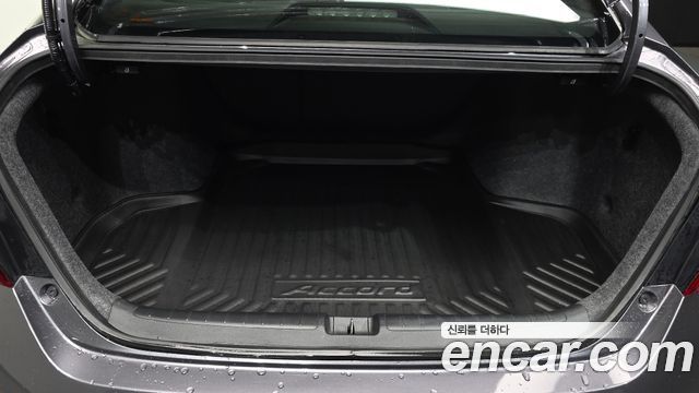 Honda Accord (X) 2.0 Turbo Sport 2018 — фото 20