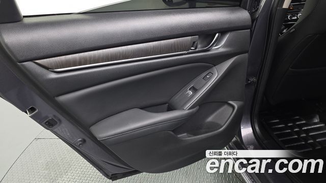 Honda Accord (X) 2.0 Turbo Sport 2018 — фото 25