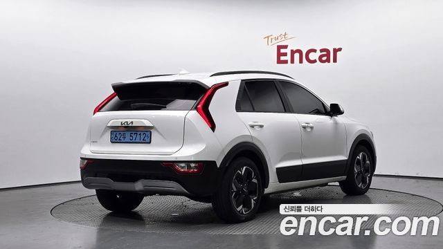 Kia Niro EV Air 2023 — фото 2