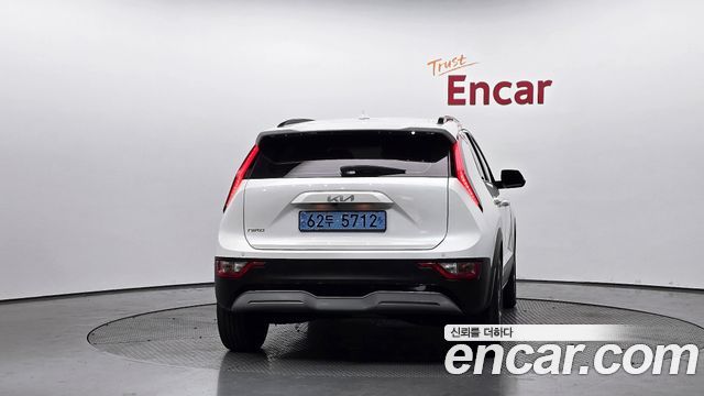 Kia Niro EV Air 2023 — фото 4