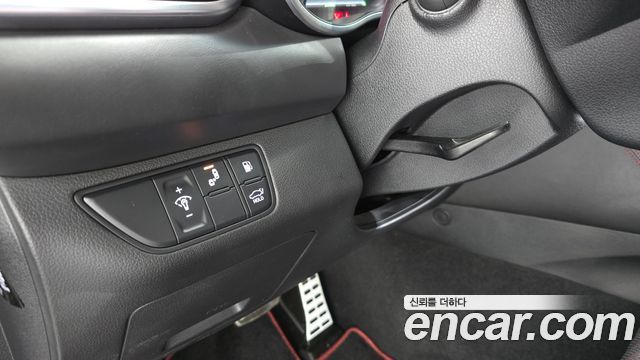 Genesis G70 2.0T AWD Sport Package 2019 — фото 18