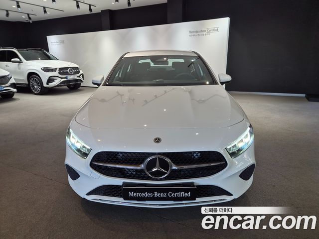 Mercedes-Benz A-Class (W177) A220 Sedan 2026 — фото 3