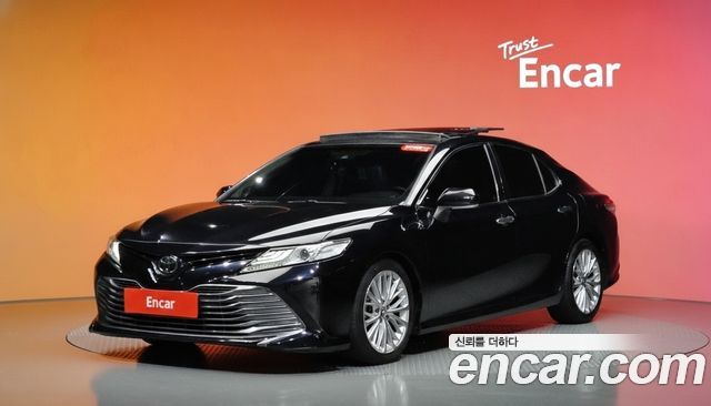 Toyota Camry (XV70) 2.5