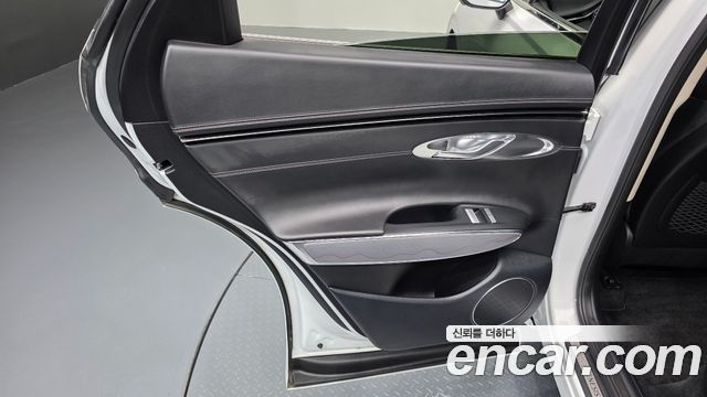Genesis GV70 2.5T Gasoline AWD 2023 — фото 25
