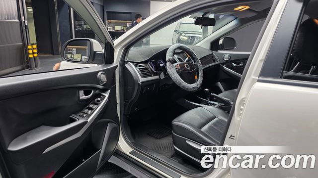 KG Mobility (SsangYong) Korando C 2.0 CVT 2WD Deluxe 2014 — фото 10