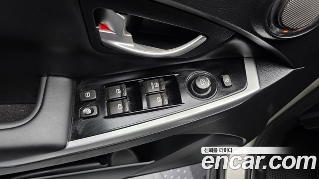 KG Mobility (SsangYong) Korando C 2.0 CVT 2WD Deluxe 2014 — фото 17